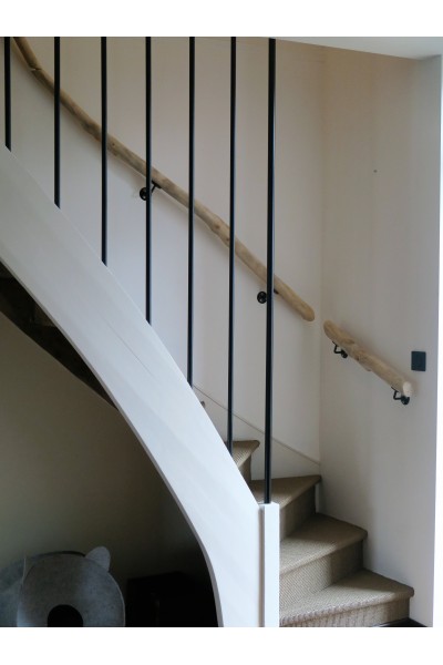 Barrière d'escalier en bois et en métal